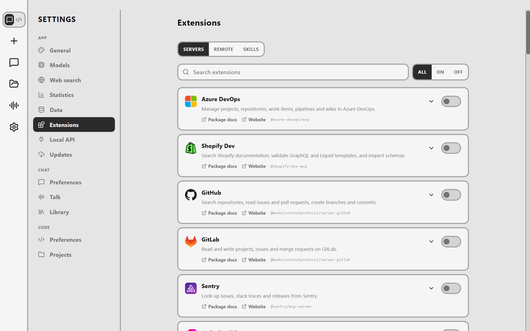 Draggy's Extensions settings: a searchable catalogue of MCP servers such as Azure DevOps, Shopify Dev, GitHub, GitLab and Sentry, each with its package, links and a switch, beside tabs for remote servers and skills.